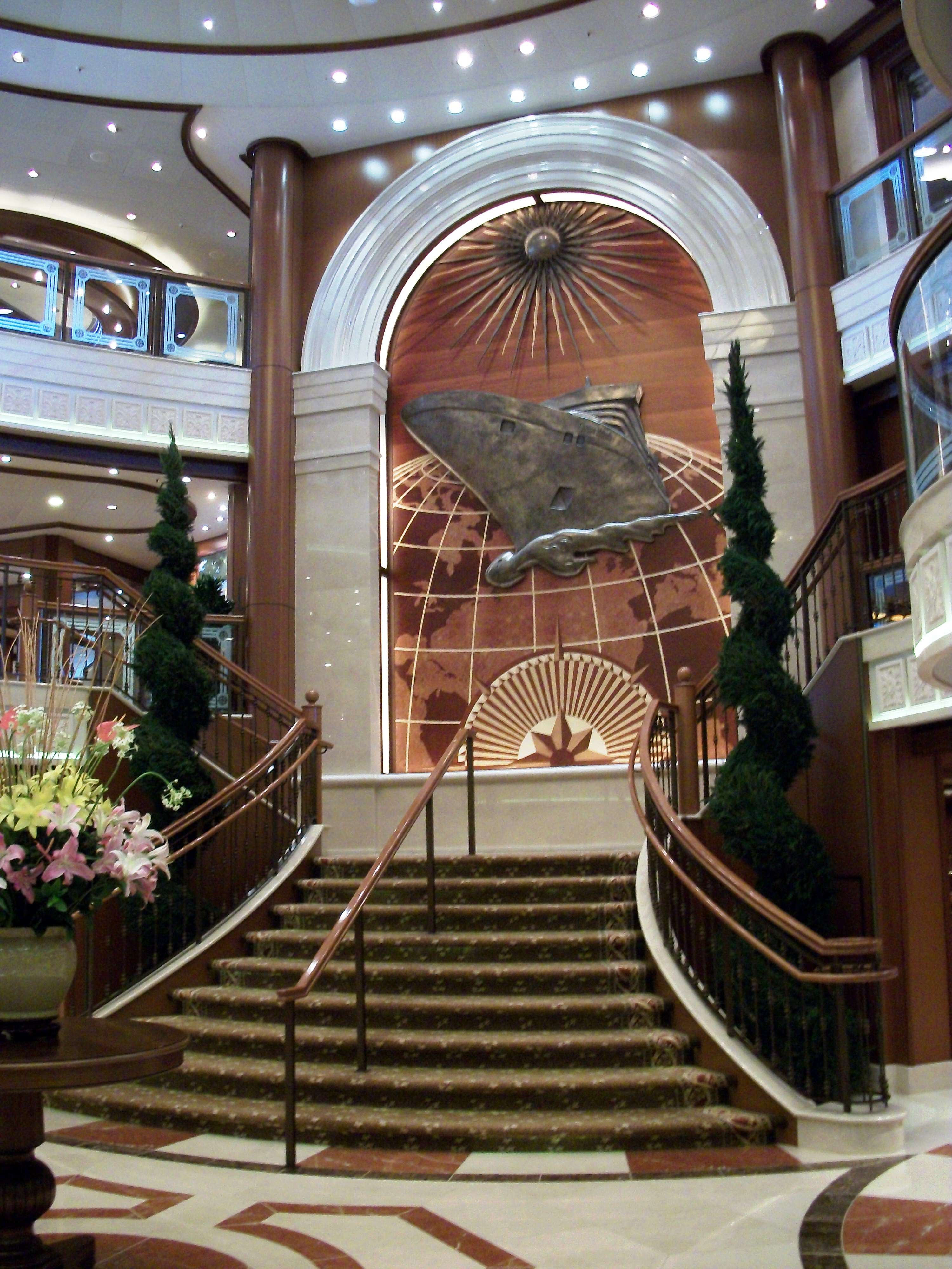 100_0104 Grand Lobby