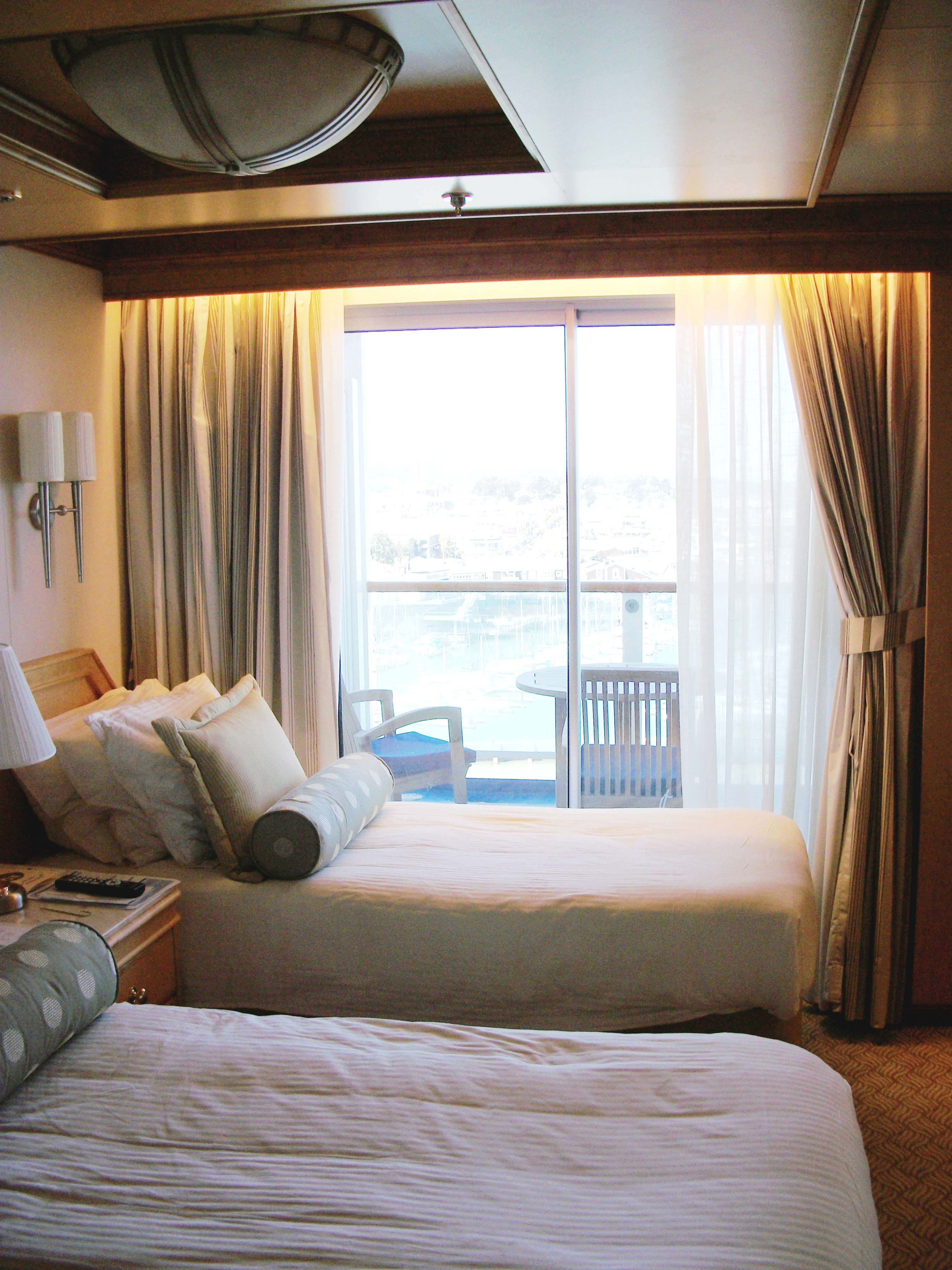 100_0291 Penthouse Suite Beds