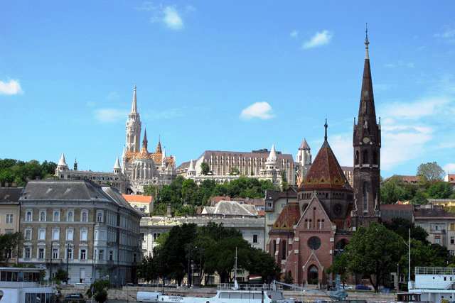 2010eu-3068-calvinist-reformed-chruch-matthias-church-es Budapest