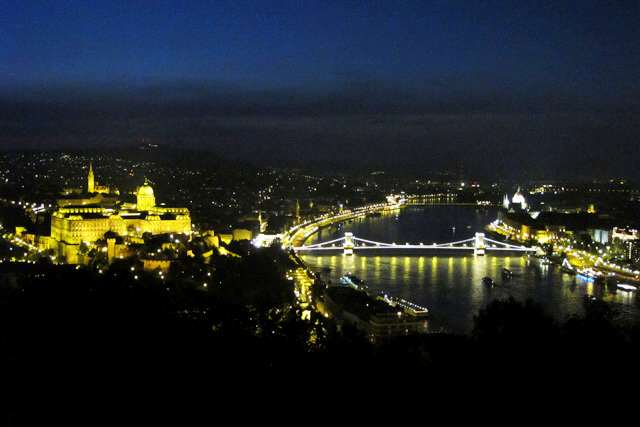 img_2981-budapest-at-night-es Budapest by Night
