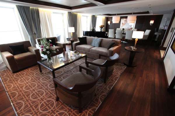 Celebrity silhouette 32