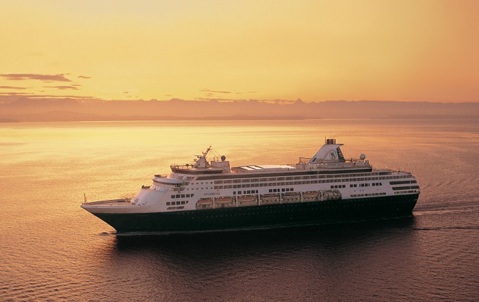 ms_Maasdam_at_sea_with_Sunset__2048px