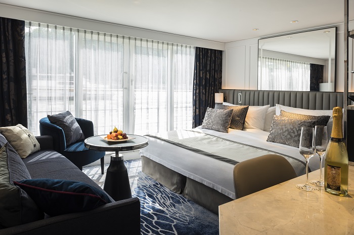 crystal-mozart-penthouse-with-french-balcony